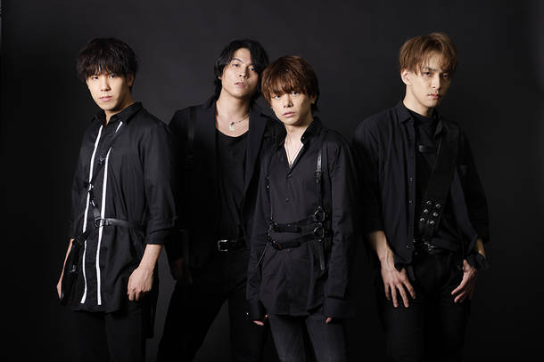 L→R　little Skeet（DANCER）、Taka.（Vo）、Hayato（Vo）、J（DANCER&LEADER）