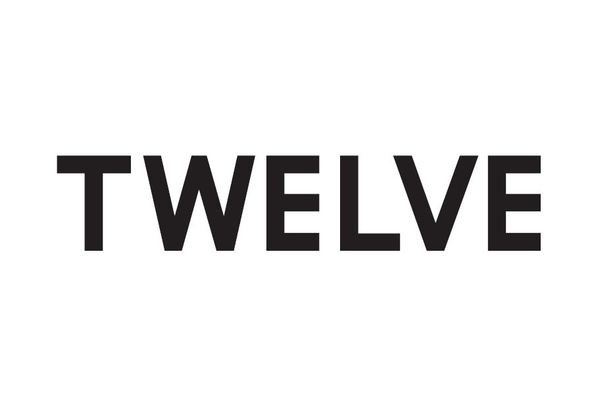 「TWELVE」ロゴ (okmusic UP's)