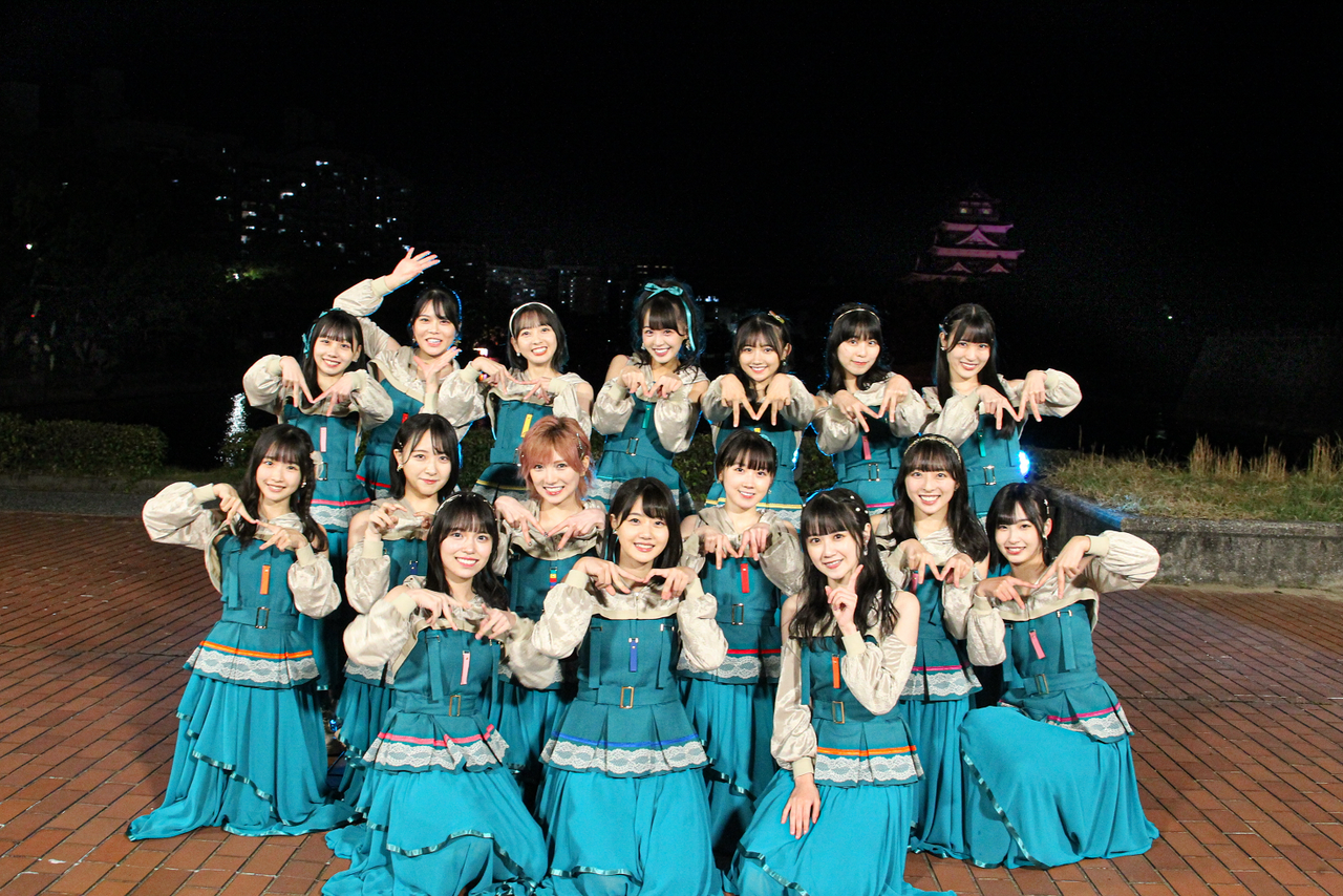 STU48、本日発売「ヘタレたちよ」をライトアップされた広島城前で披露。